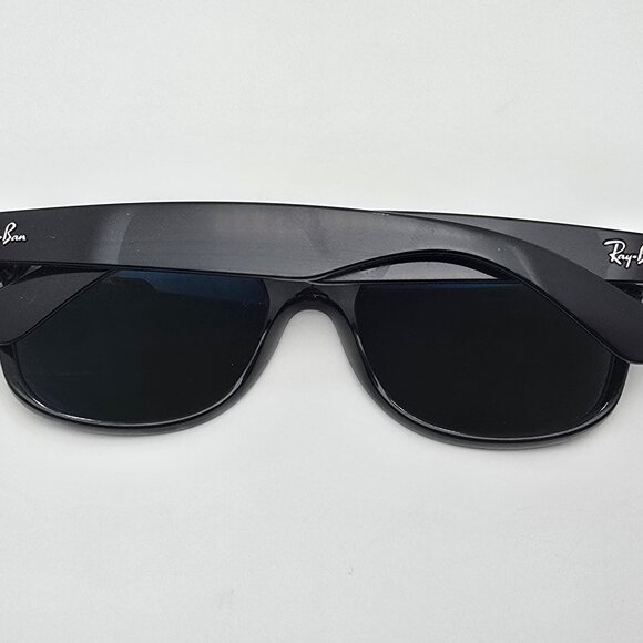 Ray-Ban RB2132 90158 Wayfarer Black Frame Polarized G-15 Green Lens Sunglasses - Picture 9 of 13